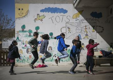 L’escola treu un notable en acollida, però suspèn en integració