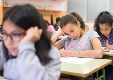 Cerca de 60 asociaciones y grupos políticos piden sacar la religión de la escuela