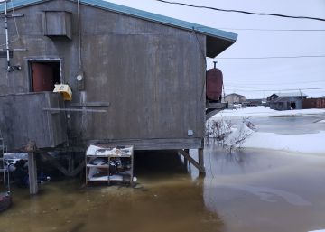 El hielo se resquebraja bajo los pies de Alaska