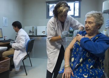 El Consejo de Enfermería dice que España necesita 125.000 profesionales más