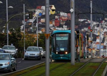 El caos circulatorio en Tenerife atrapa a 200.000 personas al día