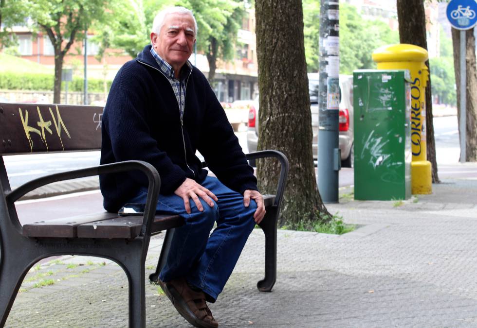 Carlos Ruiz, presidente de la federación de asociaciones de vecinos de Bilbao y residente del barrio de Uribarri.