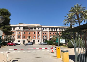 Un alumno de 3º de la ESO hiere con un cuchillo a una profesora en un instituto de Valencia