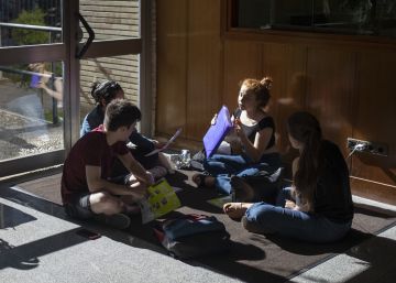 El Consejo Escolar desbloquea un millón de becas tras su protesta por el ‘modelo Wert’