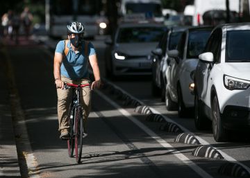 Barcelona multará con 100 euros a los coches más contaminantes