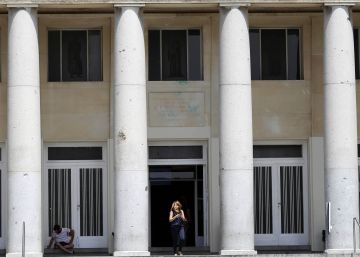 La primera universidad pública que forma maestros rebeldes