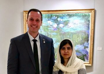 Un velo entre el ministro y Malala