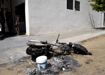 Detenido un hombre en Sevilla por incendiar el bloque donde vive su pareja y el de su familia