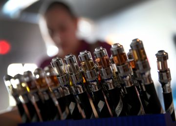 Nueva York prohíbe la venta de cigarrillos electrónicos con sabores