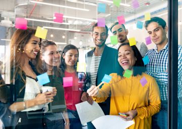 Los ‘millennials’ hispanos dictan la nueva etiqueta laboral