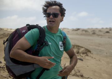 Alexis Rivera, el Sísifo del plástico en La Graciosa
