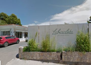 Un restaurante de Valencia impide a un padre entrar en el aseo femenino para cambiar el pañal a su hijo