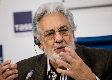 Plácido Domingo, sin preguntas incómodas en su primera comparecencia pública