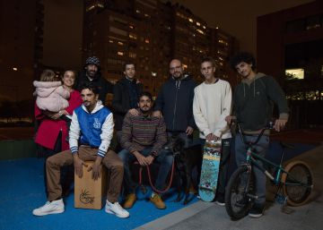 El esfuerzo de un grupo de amigos cambia la cara a un distrito de 216.000 habitantes