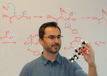 Los secretos del español reconocido como mejor profesor de Química en Holanda