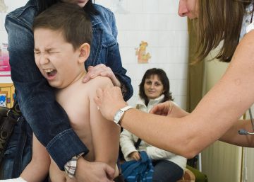 El Consell Audiovisual de Catalunya demana la retirada d’una desena de vídeos antivacunes