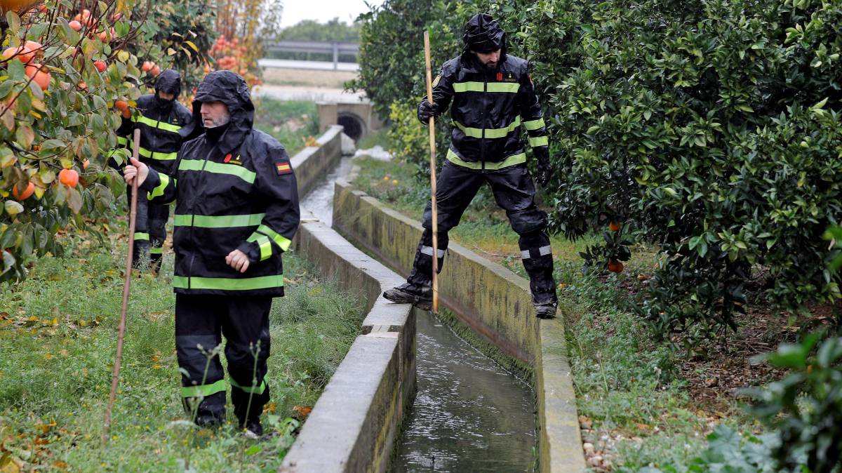Miembros de la UME, en la búsqueda de Calvo.