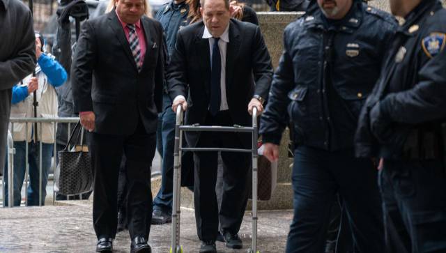El productor Harvey Weinstein al llegar la corte penal en Manhattan