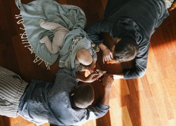 Primero la baja de paternidad, después la de maternidad