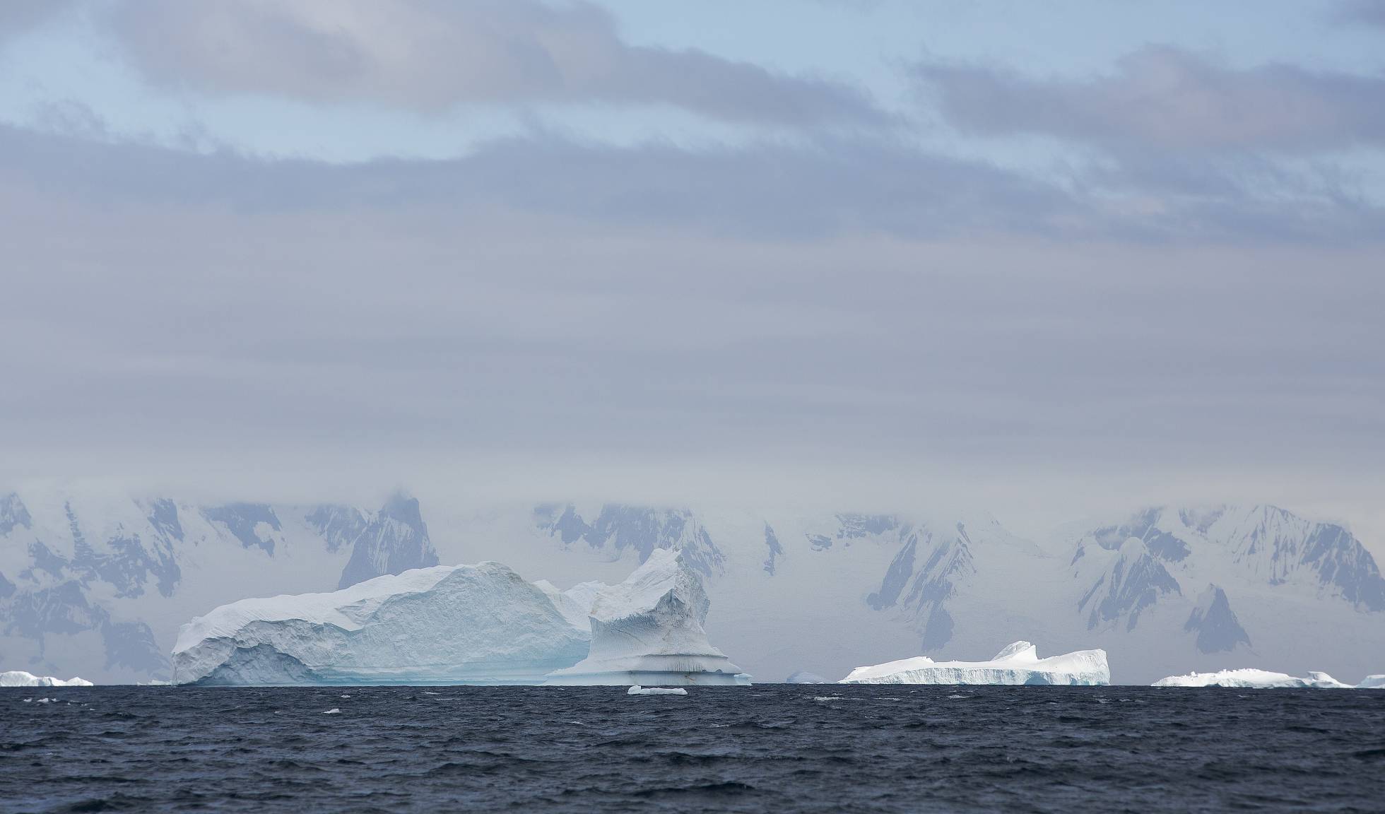 La vista de un iceberg en la Antártida.
