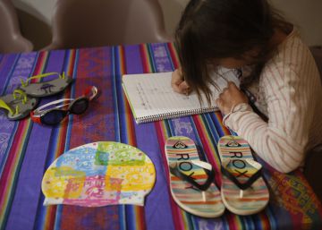 La niña que no puede nadar con las demás por ser trans
