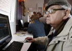 La brecha digital se reduce en 2015: crecen los usuarios de 55 a 64 años La brecha digital se reduce en 2015: crecen los usuarios de 55 a 64 años
