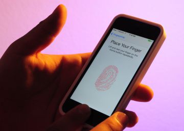 La policía de EE UU imprime los dedos en 3D de un asesinado para desbloquear su teléfono La policía de EE UU imprime los dedos en 3D de un asesinado para desbloquear su teléfono