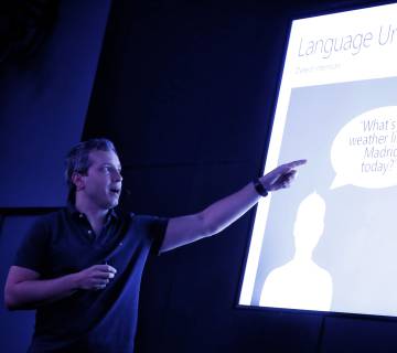 Alejandro Campos, de Microsoft, en una charla en el Espacio Telefónica.