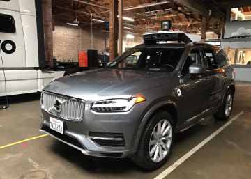 Uber desafia as autoridades e mantém seu carro autônomo