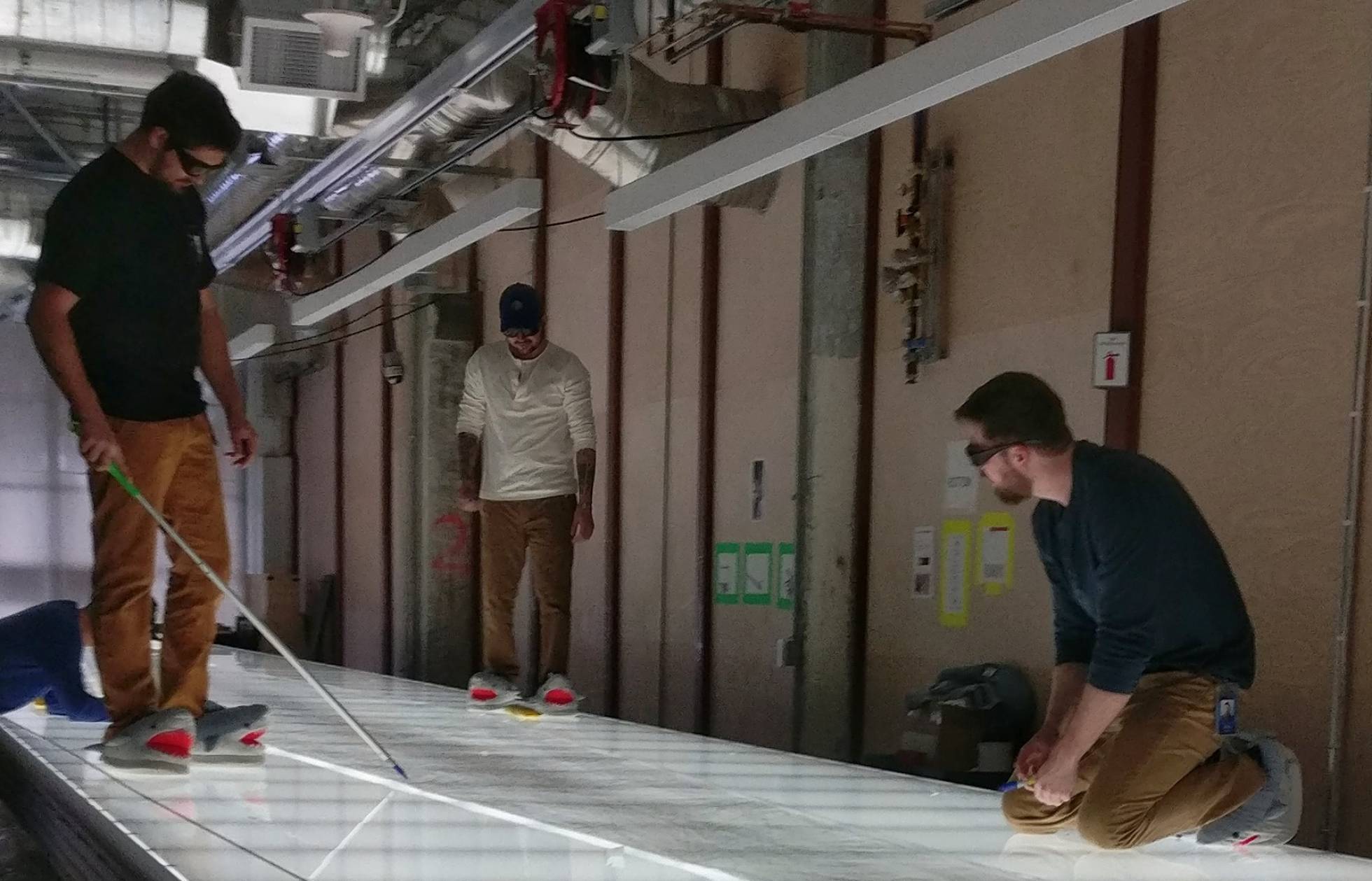 Labores forenses con pantuflas de tiburón. Labores forenses con pantuflas de tiburón.