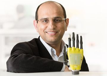 Esta piel artificial para miembros protésicos genera su propia energía