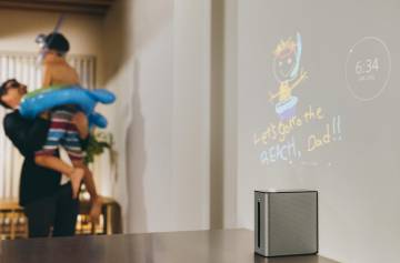 Un nuevo proyector convierte la pared y la mesa de tu casa en una pantalla táctil