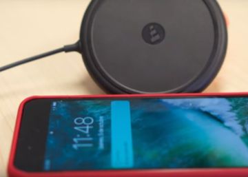 Cómo hacer que un modelo anterior de iPhone tenga carga inalámbrica Cómo hacer que un modelo anterior de iPhone tenga carga inalámbrica