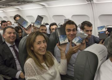 Samsung regala un móvil Note 8 a los 200 pasajeros de un vuelo de Iberia