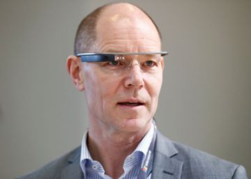 Utilizar ‘wearables’ al volante puede ser igual de peligroso que usar el móvil