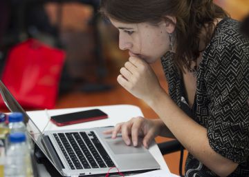 Mujeres programadoras contra los estereotipos: adivina quién va ganando