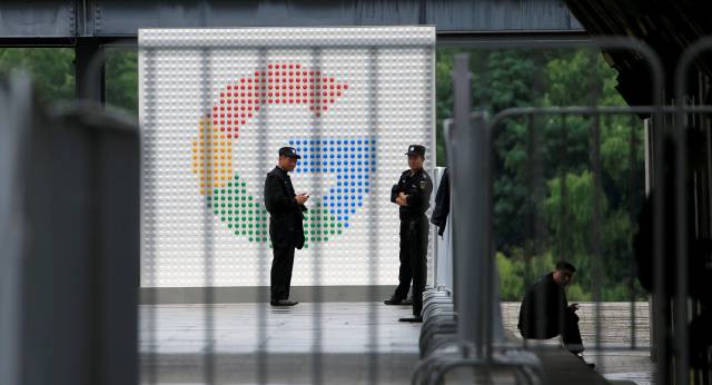 Un anuncio de Google en la WAIC (World Artificial Intelligence Conference), celebrada en Shanghai, China, esta semana.