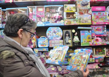 Puzles, ábacos y trenes de madera: vuelve la moda de regalar los juguetes de toda la vida