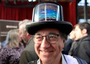 Samarretes que corregeixen la posició, barrets amb pantalles i altres invents curiosos del MWC 2019