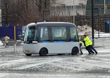 El autobús autónomo finlandés se para a las dos horas de su presentación