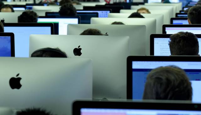 Estudiantes en una escuela de programación en París.