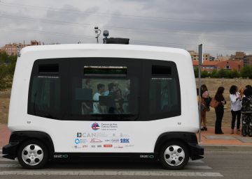 Un minibús eléctrico sin conductor como guía turístico de la Ruta de los Volcanes