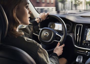 Volvo XC60 Recharge, el SUV que se maneja con el móvil