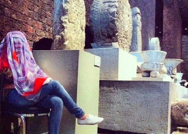 La autora, amamantando en mitad del Museo de Antropología de México La autora, amamantando en mitad del Museo de Antropología de México