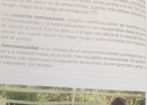 Un llibre de text: “L’homosexualitat comporta un risc per a la salut”