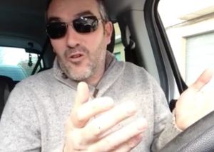 La queixa viral: 10 euros de comissió per un ingrés de 10 euros