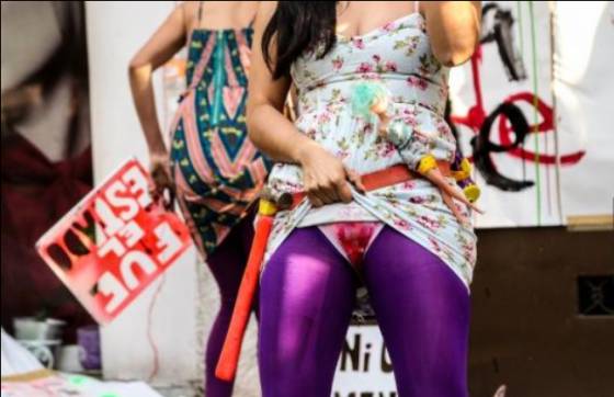As jovens mexicanas que combatem o machismo com confete e música punk