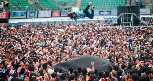 Asistentes al Vive Latino 2014 Asistentes al Vive Latino 2014