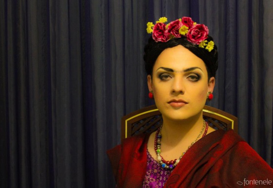 portalraizes.com - "Todos podemos ser Frida Kahlo" retratados por uma fotógrafa brasileira
