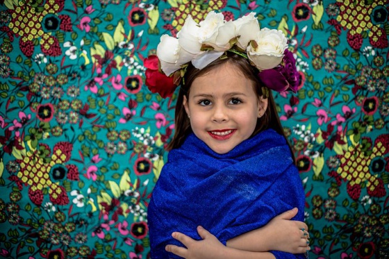 ‘Todos podemos ser Frida Kahlo’ retratados por uma fotógrafa brasileira